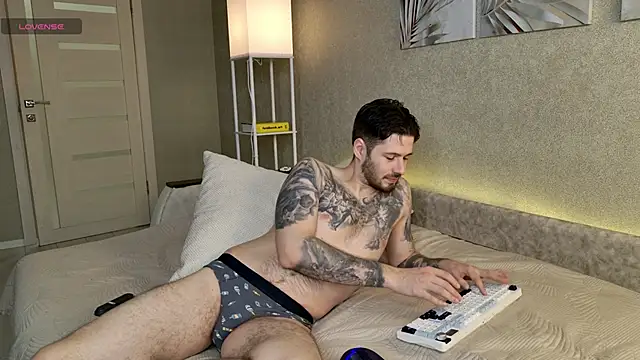 coupleeyess online show from April 2026 10:00:02 AM