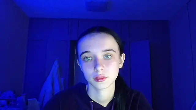 Emilia Light online show from November 2025 07:40:02 PM