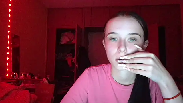 Emilia Light online show from May 2026 04:18:01 PM