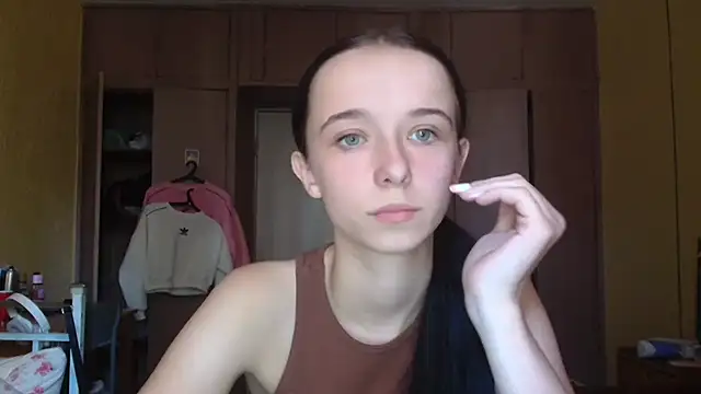 Emilia Light online show from October 2025 07:32:01 AM