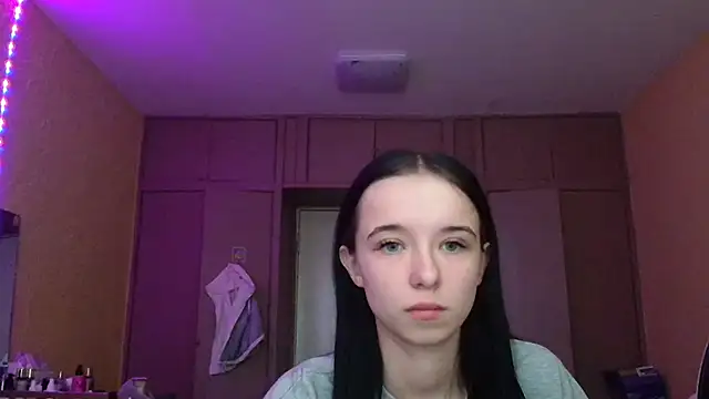 Emilia Light online show from April 2026 06:48:01 AM