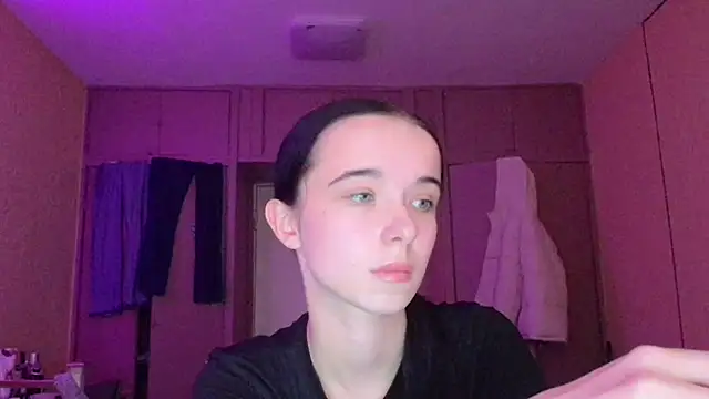 Emilia Light online show from December 2025 09:25:01 AM