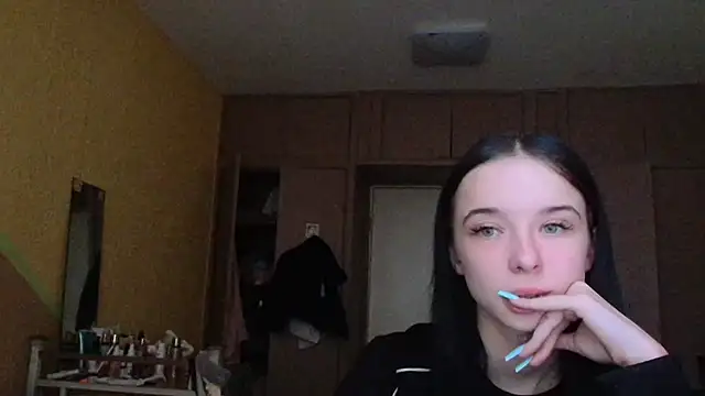 Emilia Light online show from April 2026 08:10:02 AM