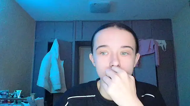 Emilia Light online show from November 2025 08:25:01 AM