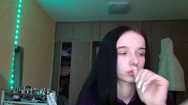 Emilia Light online show from January 2026 01:04:04 PM