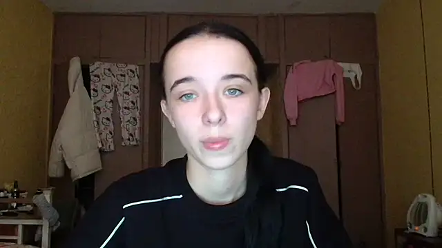 Emilia Light online show from November 2025 09:08:02 AM