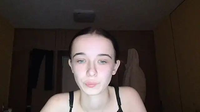 Emilia Light online show from December 2025 09:45:02 AM