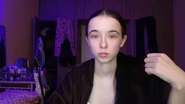 Emilia Light online show from March 2026 01:28:01 PM