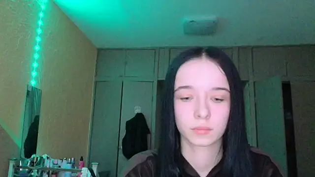 Emilia Light online show from March 2026 06:17:01 AM