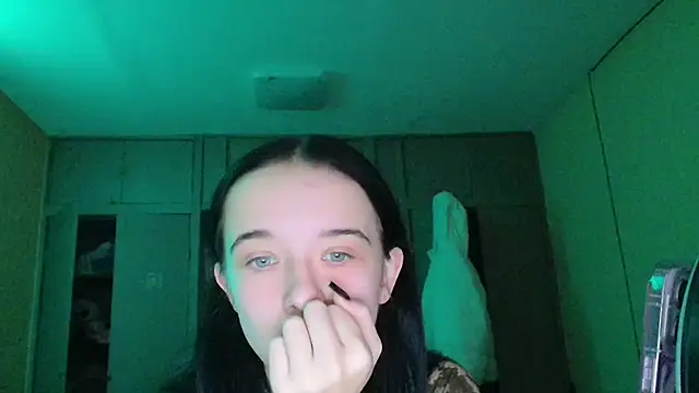 Emilia Light online show from December 2025 07:07:01 AM