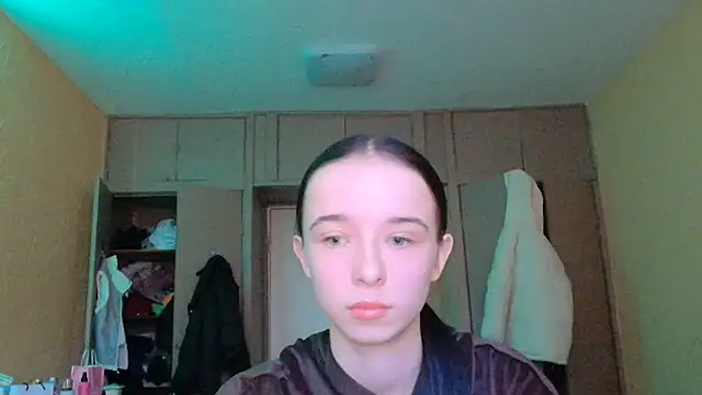 Emilia Light online show from March 2026 07:27:01 AM