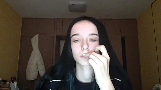 Emilia Light online show from November 2025 06:50:02 AM