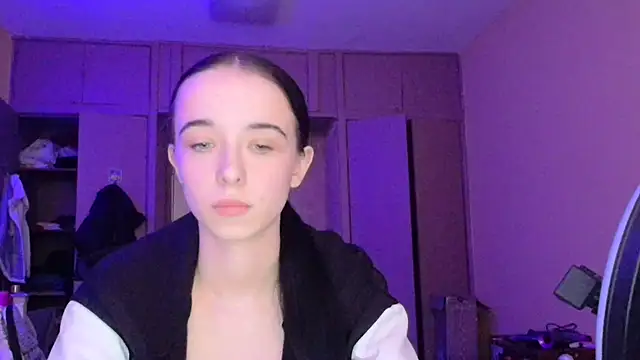 Emilia Light online show from March 2026 07:24:01 AM