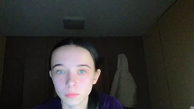 Emilia Light online show from November 2025 06:07:02 AM