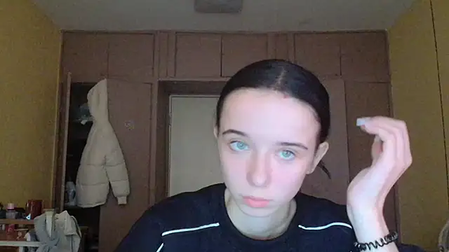 Emilia Light online show from November 2025 09:56:01 AM