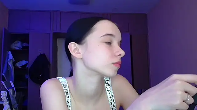 Emilia Light online show from March 2026 01:37:01 PM