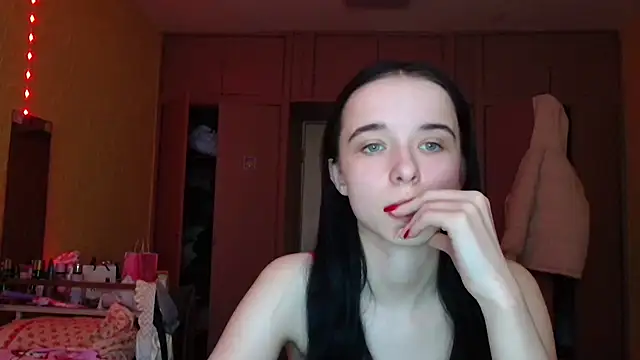 Emilia Light online show from March 2026 08:58:01 AM