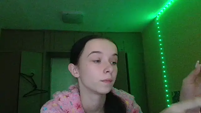 Emilia Light online show from October 2025 06:58:01 AM