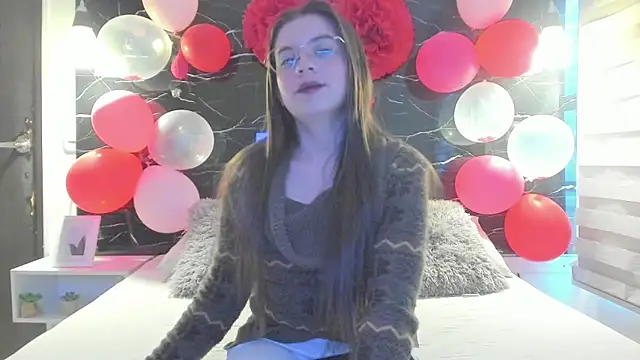 Snapshot of ZOE_LE chatting on February 2026 11:45:02 AM ZOE LE online show from February 2026 11:45:02 AM