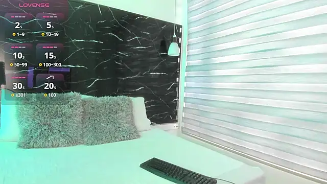 Snapshot of ZOE_LE chatting on November 2025 11:36:02 AM ZOE LE online show from November 2025 11:36:02 AM