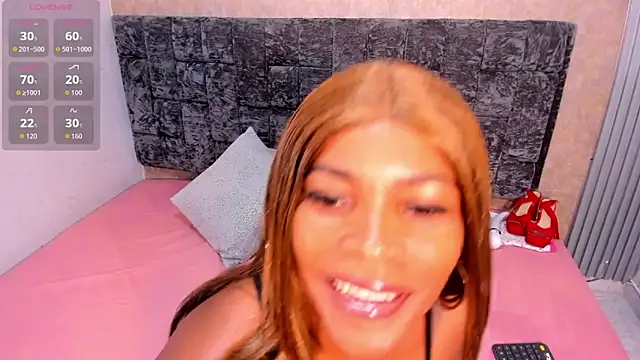 Snapshot of Layla_lell chatting on October 2025 02:56:01 AM Layla lell online show from October 2025 02:56:01 AM