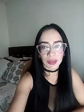 Snapshot of YaraDuartee chatting on April 2026 09:33:02 PM YaraDuartee online show from April 2026 09:33:02 PM