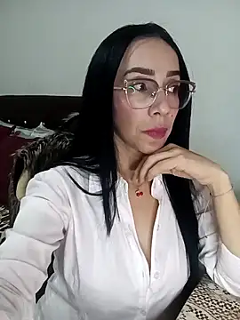 Snapshot of YaraDuartee chatting on March 2026 01:07:01 AM YaraDuartee online show from March 2026 01:07:01 AM
