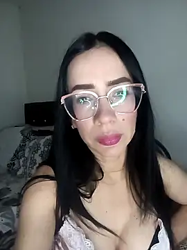 Snapshot of YaraDuartee chatting on April 2026 01:29:01 AM YaraDuartee online show from April 2026 01:29:01 AM