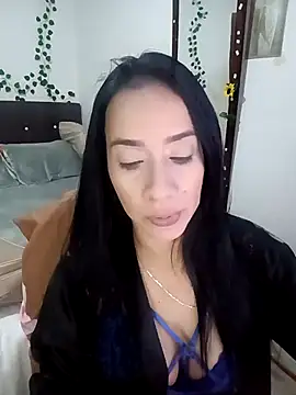 YaraDuartee online show from November 2025 12:25:02 AM