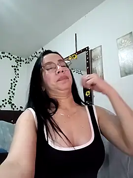 YaraDuartee online show from November 2025 12:54:02 AM