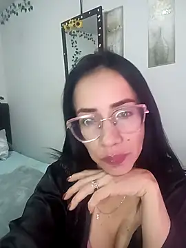 YaraDuartee online show from January 2026 12:36:02 AM