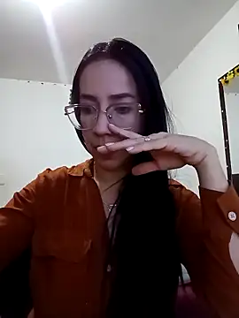 YaraDuartee online show from October 2025 10:54:01 PM
