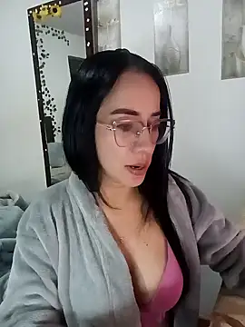 YaraDuartee online show from November 2025 09:37:02 PM