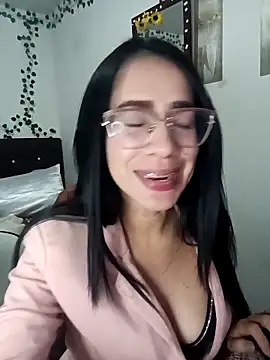 YaraDuartee online show from February 2026 12:54:01 AM