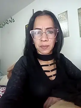 YaraDuartee online show from November 2025 11:38:02 PM