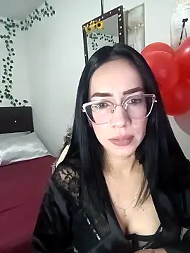 YaraDuartee online show from February 2026 07:47:01 PM