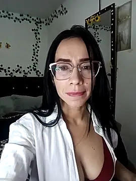 YaraDuartee online show from February 2026 01:00:02 AM