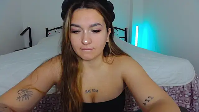YourEmily xx online show from October 2025 06:48:01 AM