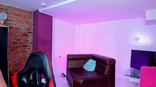 Spaceboys18 online show from February 2026 03:06:01 AM