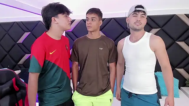 Spaceboys18 online show from November 2025 01:09:02 AM