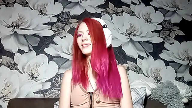 LiaCusson online show from October 2025 05:45:01 PM