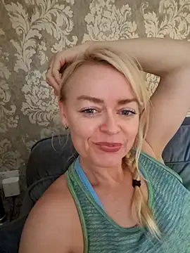 Snapshot of demidelightfulxx chatting on October 2025 12:37:02 PM demidelightfulxx online show from October 2025 12:37:02 PM
