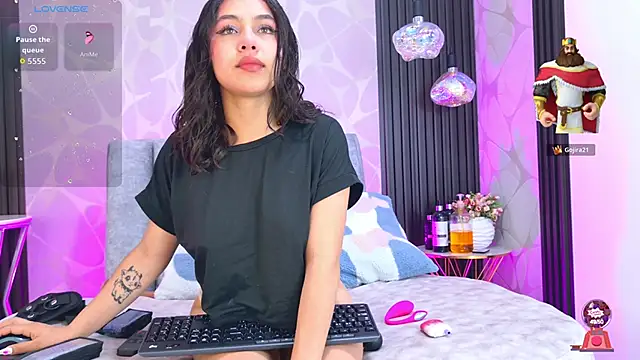 LiaTeylor online show from December 2025 07:07:02 PM