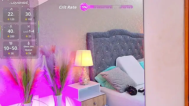 LiaTeylor online show from October 2025 07:10:01 PM