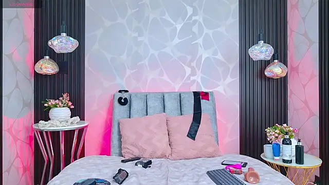 LiaTeylor online show from February 2026 07:05:01 PM