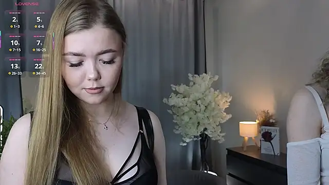 TwixieGuo online show from October 2025 10:25:01 AM