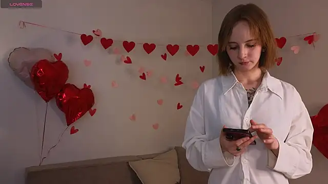 TwixieGuo online show from March 2026 11:43:01 AM