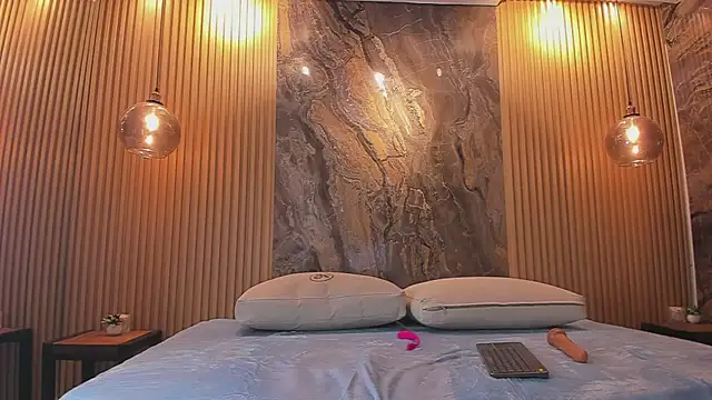 beca winn online show from November 2025 11:55:01 AM