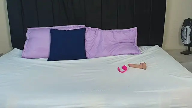 GabySweett  online show from November 2025 01:37:02 PM