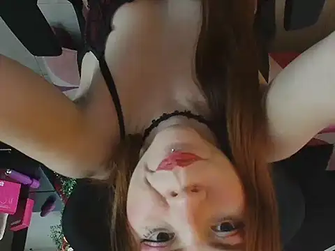 CuteFlame online show from October 2025 02:18:02 PM